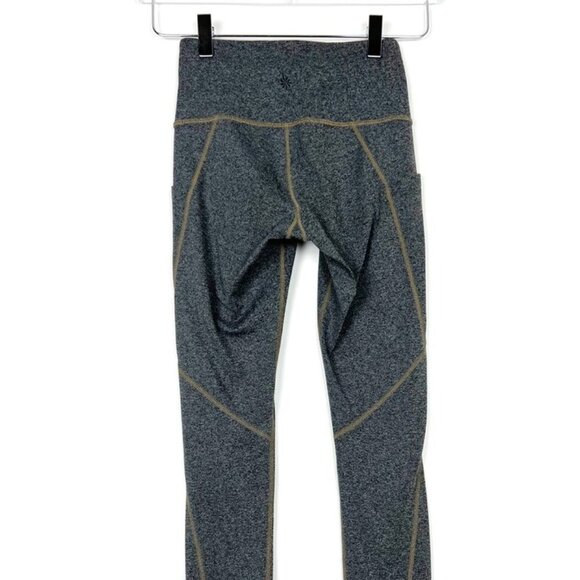 Athleta Salutation Stash Pocket 7/8 Tight in Powervita. Grey Pebble Beach - Picture 11 of 12